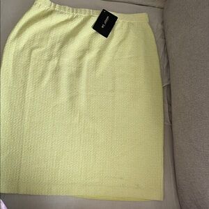 St. John Pale Lemon Textured Straight Skirt